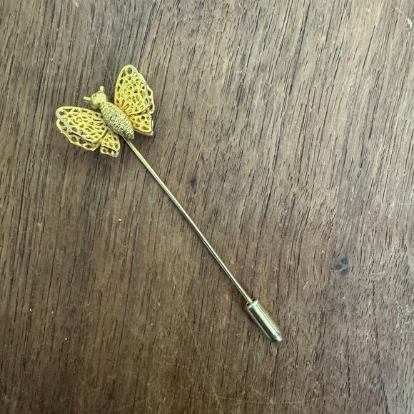 Vintage Gold Tone Filigree Style Butterfly Hat‎ Pin Brooch - Picture 1 of 5